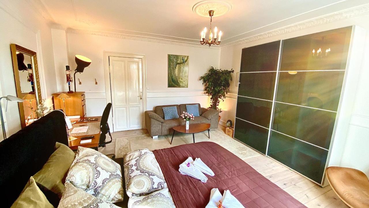 Four Individual Beautiful Spacious Rooms In Stylish Apartment Kopenhagen Bagian luar foto